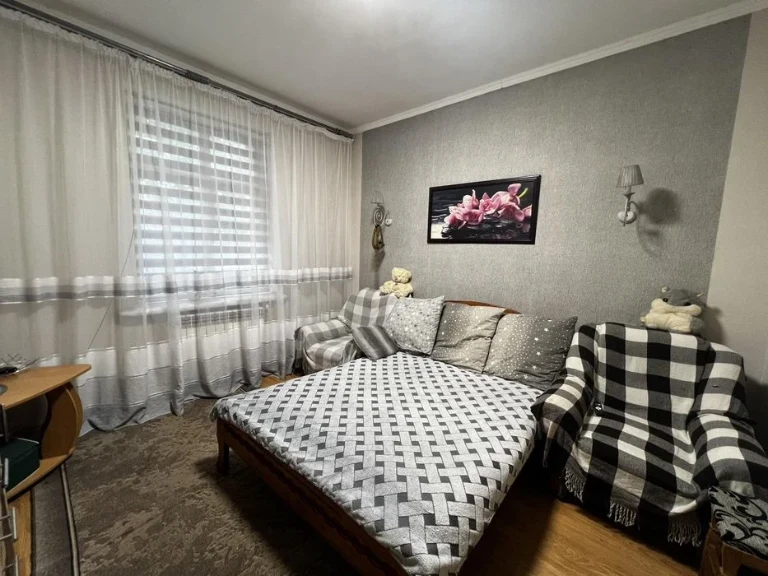 Продам частину будинка ( по документам квартира)!