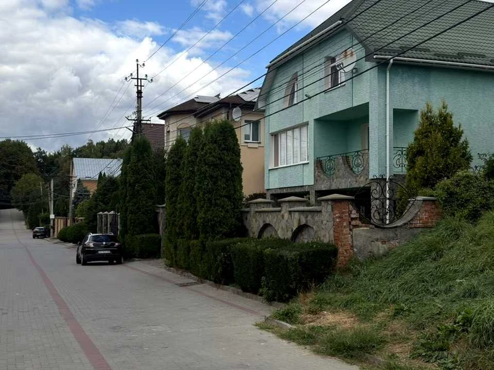 Ділянка. Хмельницький, Селекційна вул.