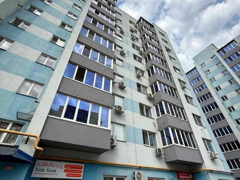 Квартира. Черкаси, Героїв Дніпра вул.