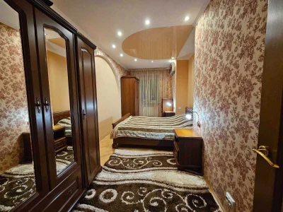 Продається двокімнатна квартира в центрі міста з автономним