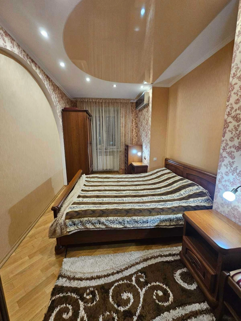 Продається двокімнатна квартира в центрі міста з автономним