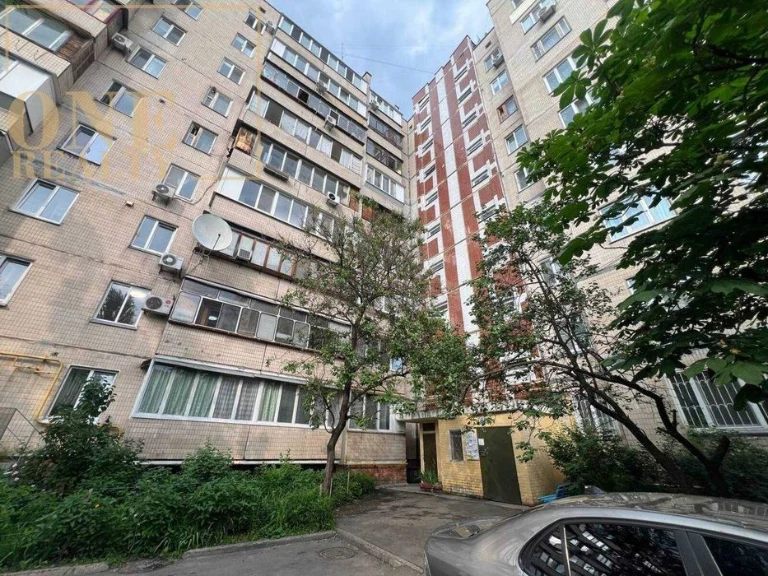 Продаж 4к квартири 95,5 кв. м Троєщина, ТРЦ РайON, Зручна ло
