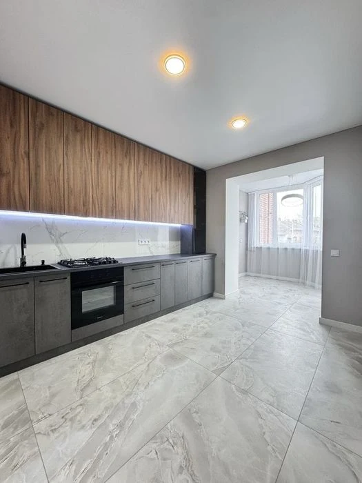 Продаж квартири з ремонтом і автономним опаленням