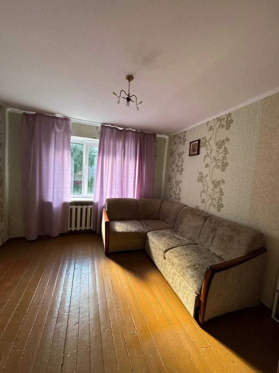 Продам квартиру-гостинку в хорошому районі Рівного!