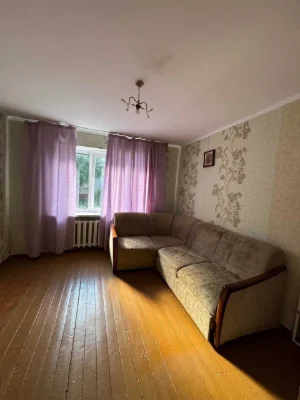 Продам квартиру-гостинку в хорошому районі Рівного!