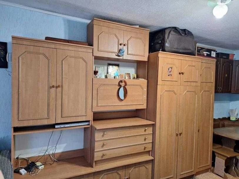 Продам гостинку, метро Заводська