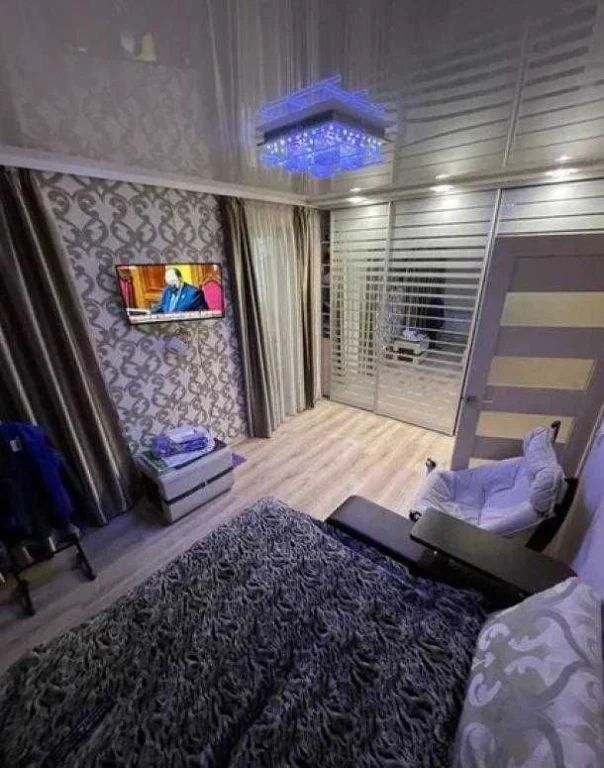 Продаж 1 к.із.кв. великої площі, Салтівка, біля метро.