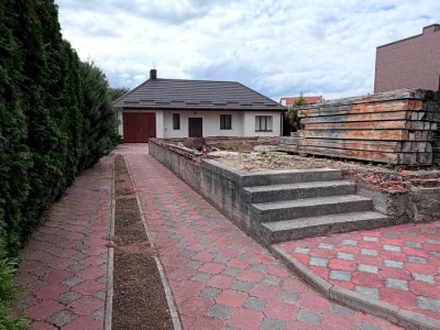 Ділянка. Рівне, Світлична