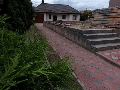Ділянка. Рівне, Світлична