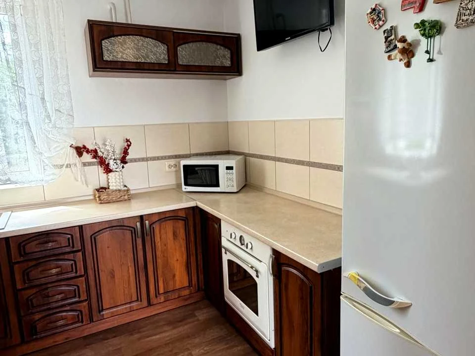 Ділянка. Рівне, Світлична