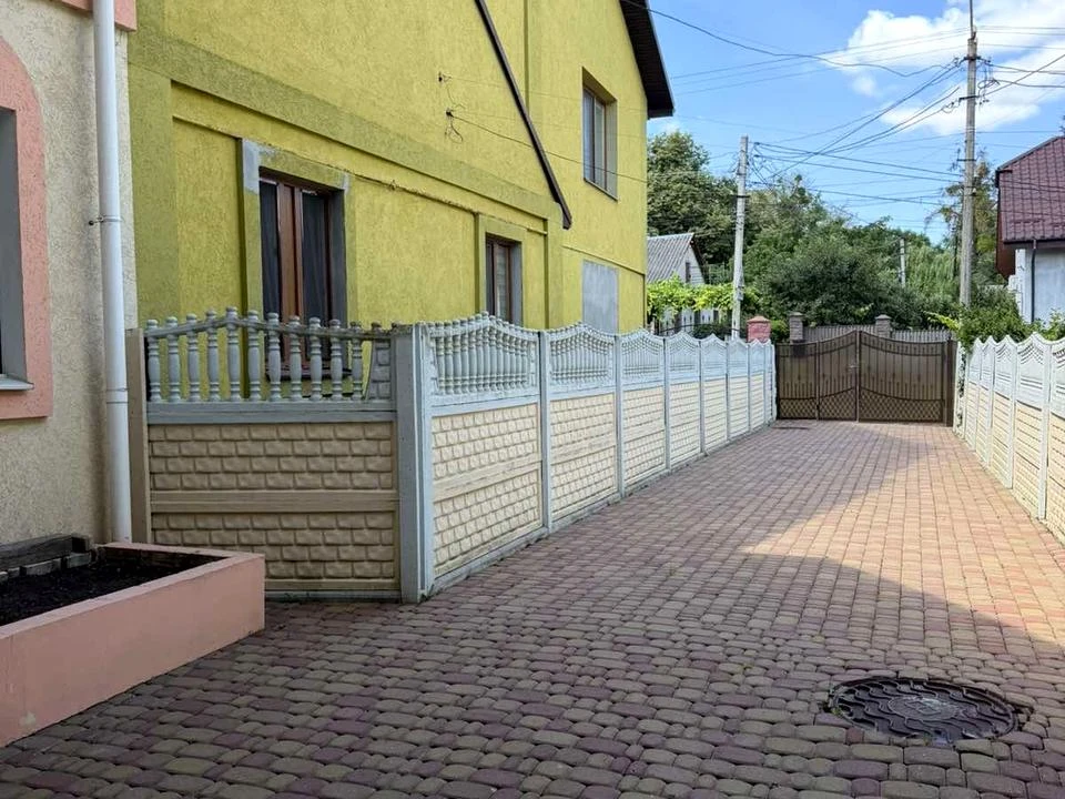 Будинок. Рівне, Руська вул.