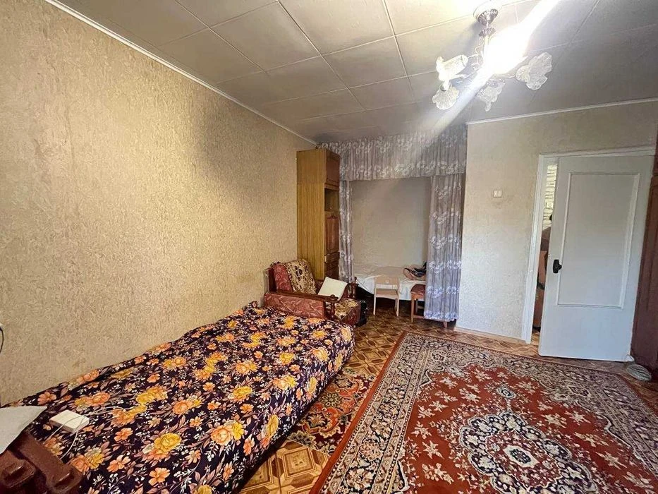 Продам затишну 1 к/к  у мальовничому місці