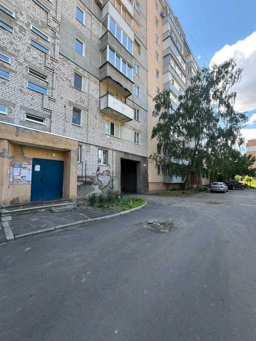 Продам затишну 1 к/к  у мальовничому місці