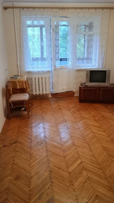 Продаж 3 кімнатної квартири Район ЮТ3 Театральна біля парку