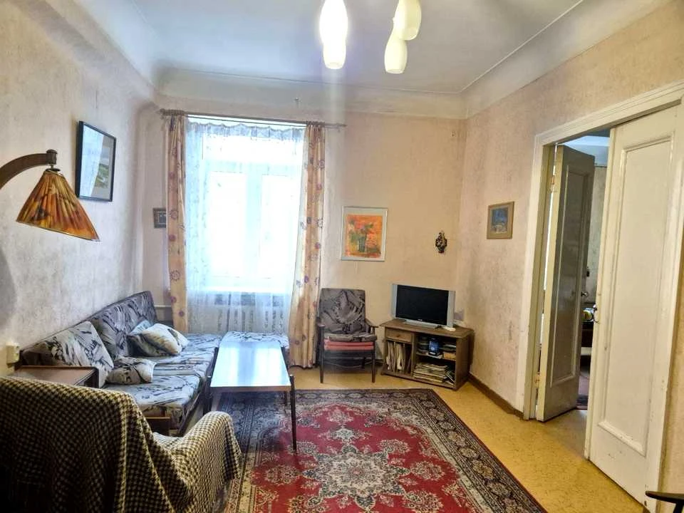 Apartment. Dnipro, Lazaryana St.
