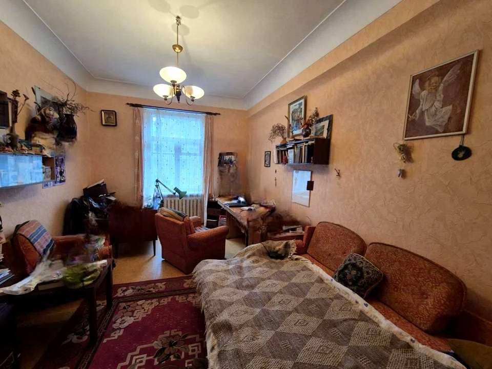 Apartment. Dnipro, Lazaryana St.