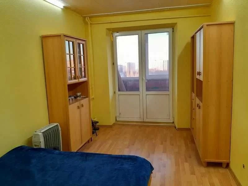 Продам 4-кімнатну квартиру на вул. Прикордонній