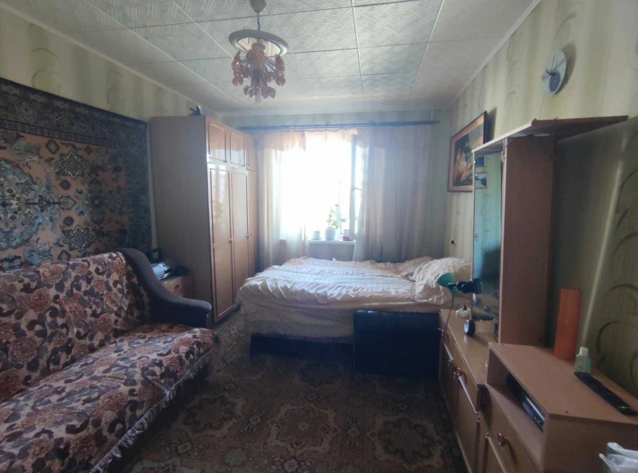 Продаж двокімнатної квартири на площі Перемоги
