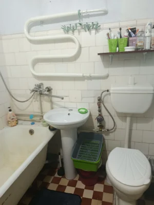 Продаю 2к/кв Б.Морская 5/5,46/28/6,колонка 18500$