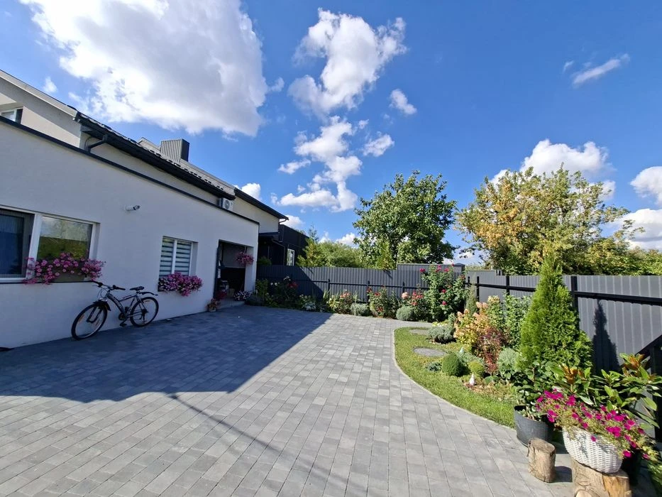 Продаж 2 котеджу в с.Підгородне