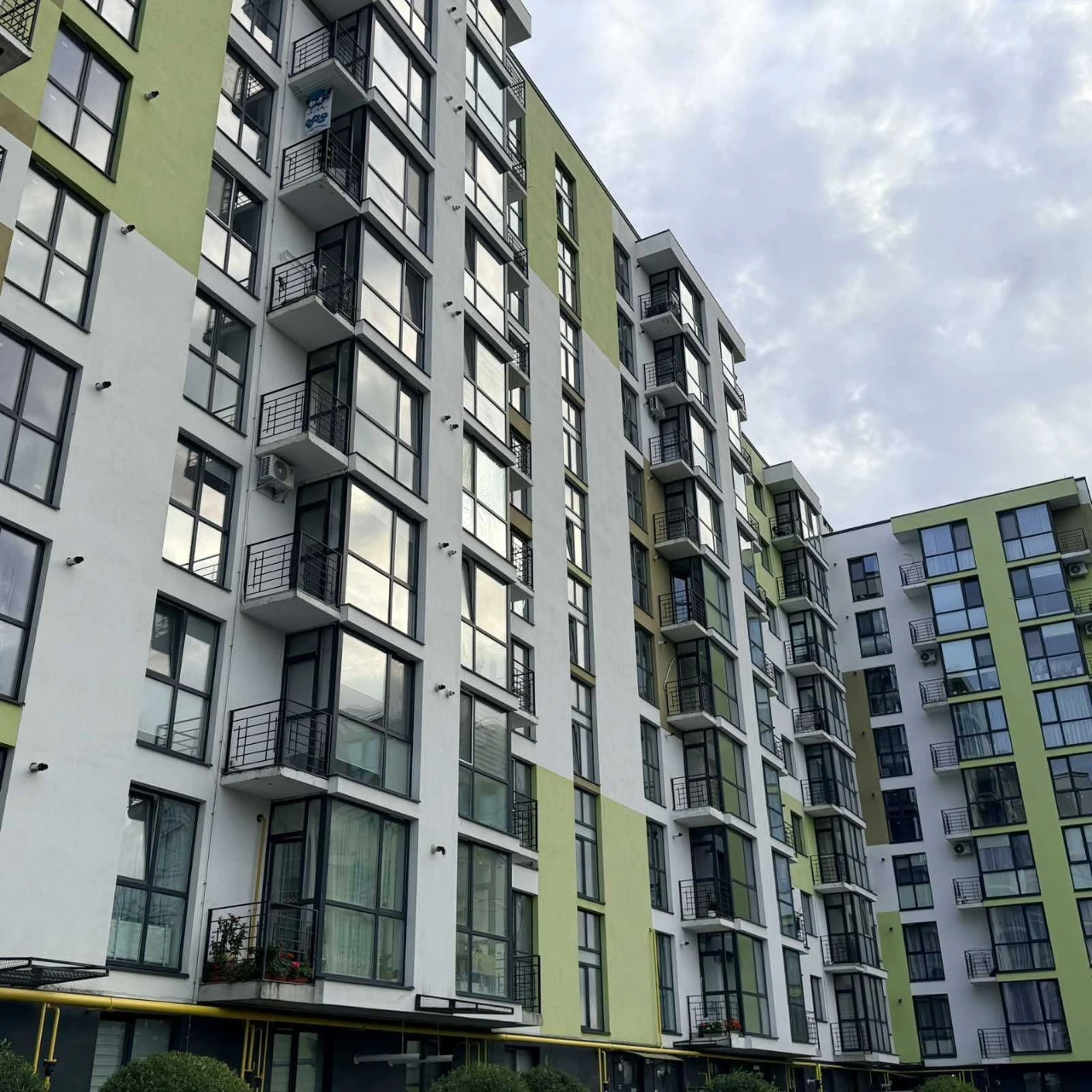 Терміновий ПРОДАЖ! 2-кімн квартира 79,3 м² без ремонту ЖК «З