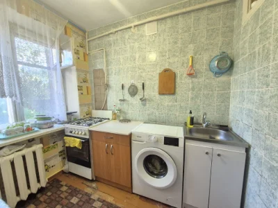Продам однокімнатну  квартиру район Л.Лук'яненка