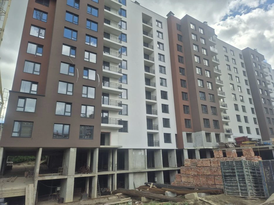 2кімнатна квартира( двостороння) на Щербанюка