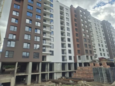 2кімнатна квартира( двостороння) на Щербанюка