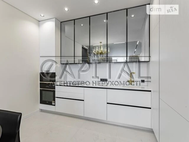 Sale of 4-room apartment 130 sq. m. on Andriy Verkhoglyada St. 11 •