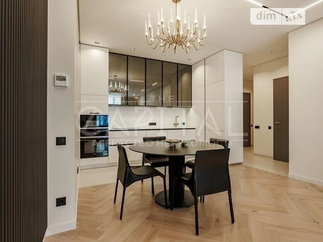 Sale of 4-room apartment 130 sq. m. on Andriy Verkhoglyada St. 11 •