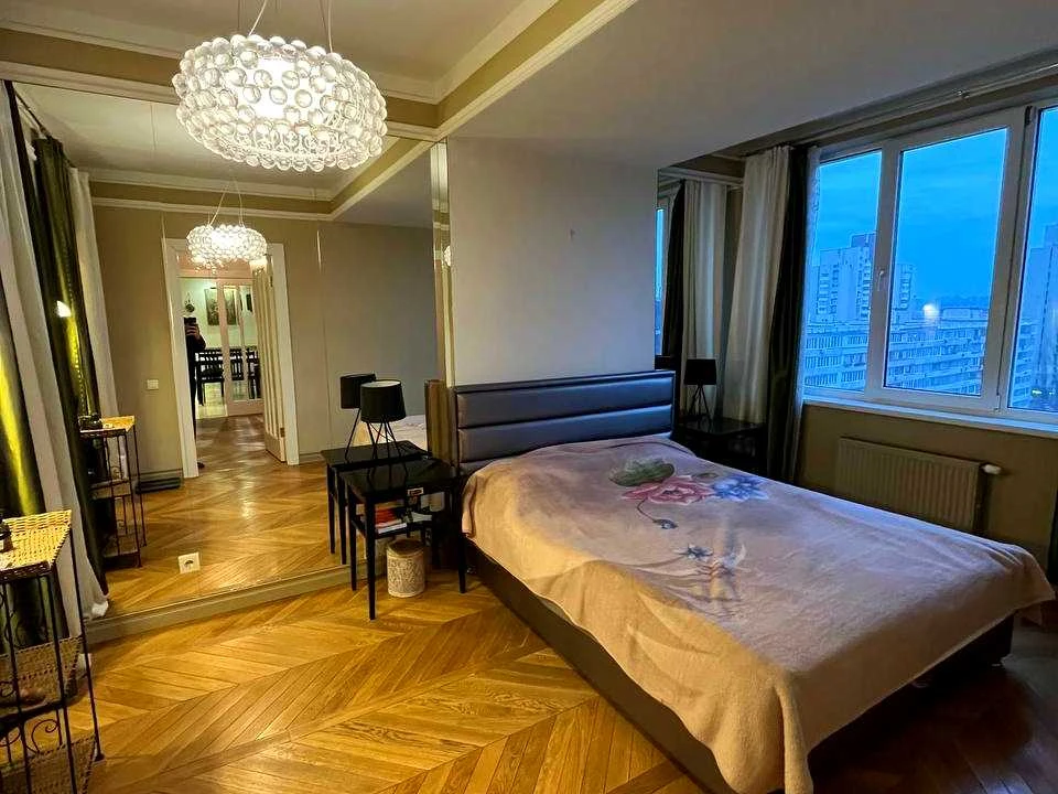 Квартира. Київ, Дніпровська набережна вул.