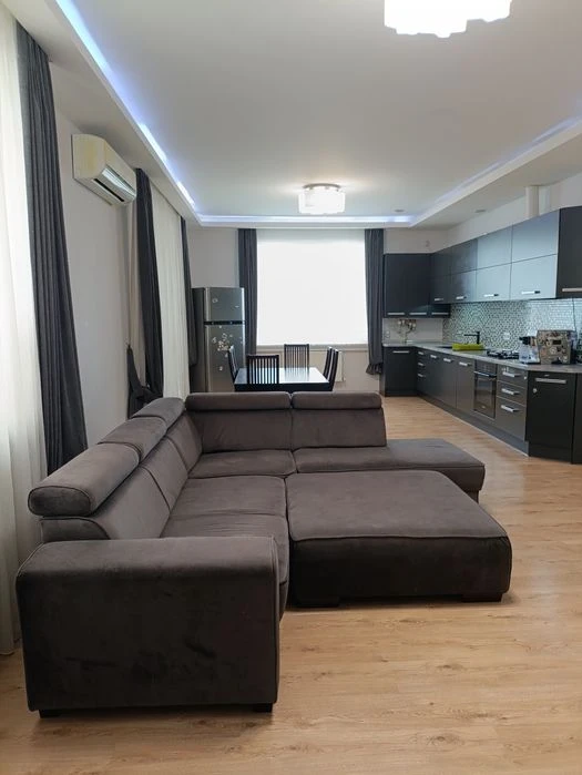 Apartment for sale 165 sq.m. with the effect of a private house + 2 parks