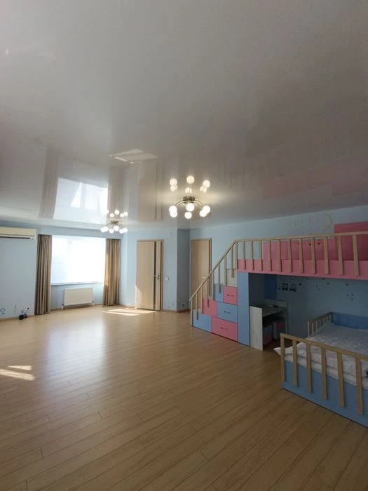 Apartment for sale 165 sq.m. with the effect of a private house + 2 parks