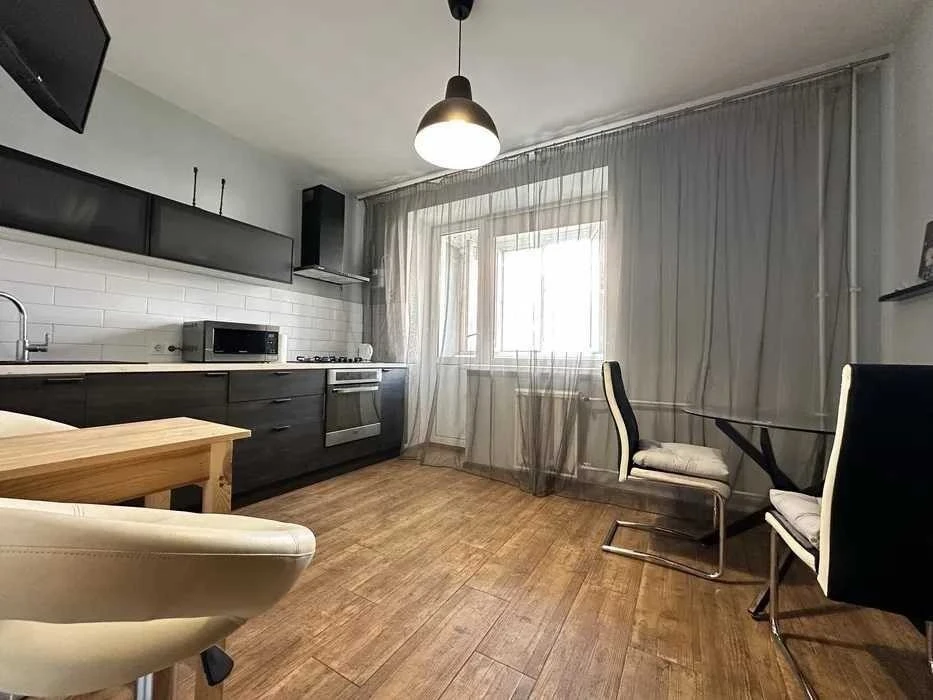 Оренда 1-кімнатної квартири 53 м², Олександра Бестужева вул.