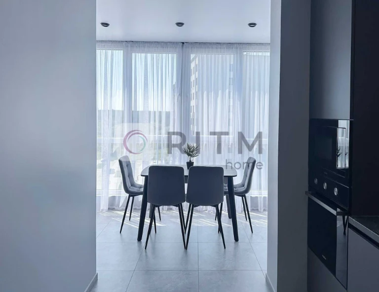 Продаж однокімнатної квартири з ремонтом ЖК R2 Residence.