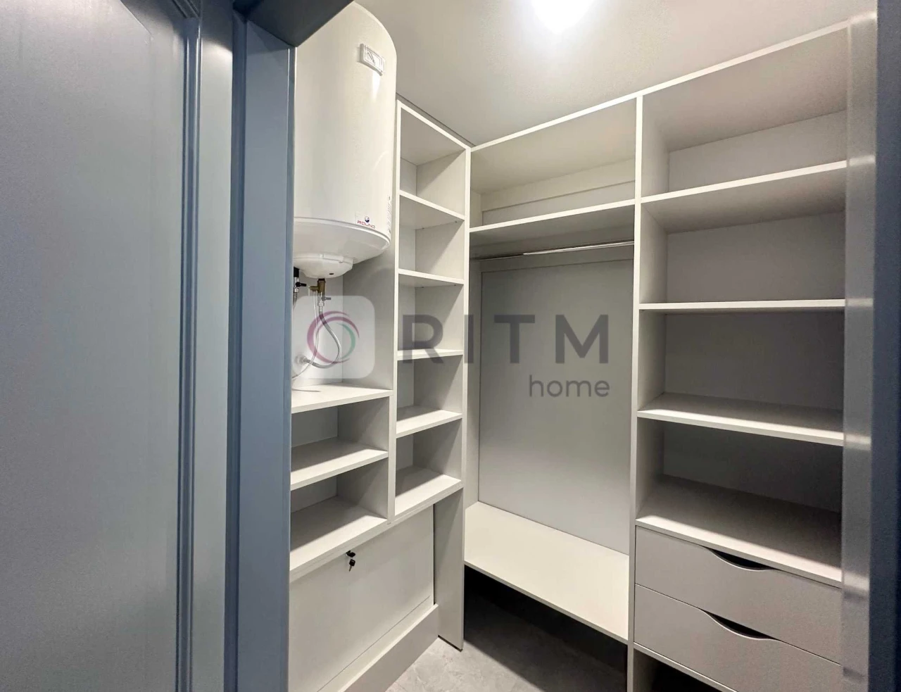 Продаж однокімнатної квартири з ремонтом ЖК R2 Residence.