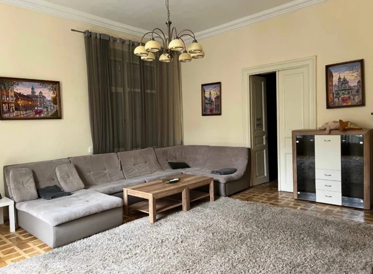 Продаж 3 кімнатної квартири  Центр Львова  вул Петра Дорошен