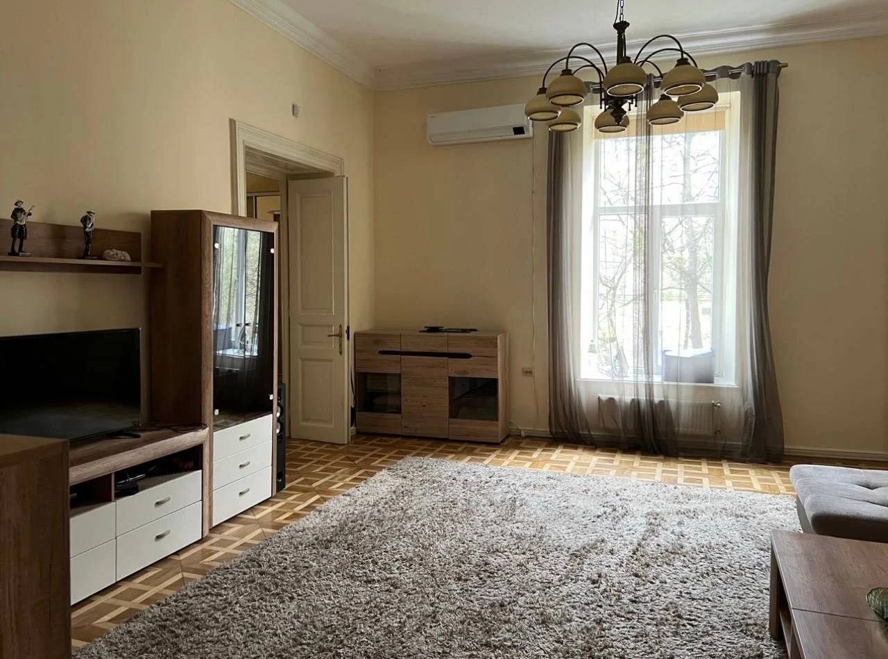 Продаж 3 кімнатної квартири  Центр Львова  вул Петра Дорошен