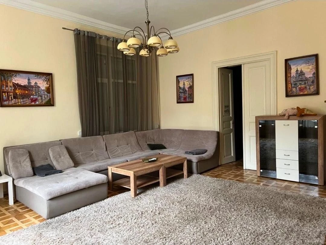 Продаж 3 кімнатної квартири в центрі Львова вул Петра Дороше