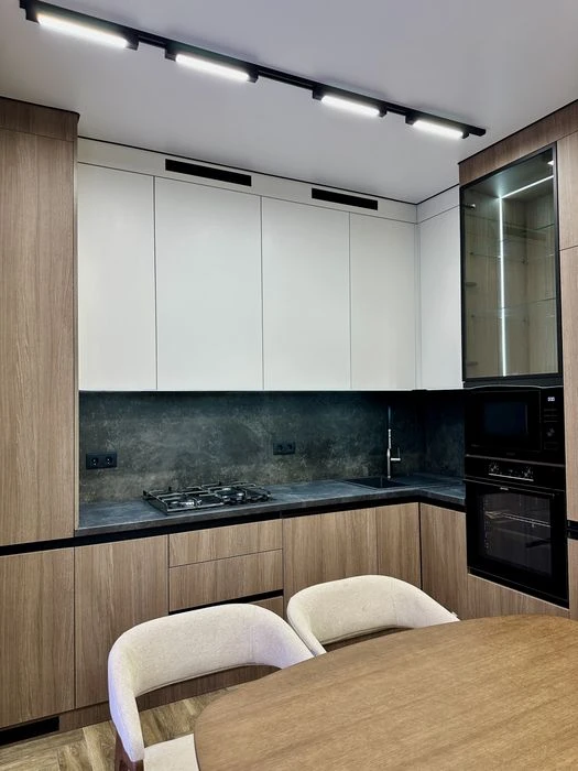 Townhouse with renovation, no commission for the buyer!!