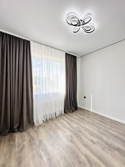 Townhouse with renovation, no commission for the buyer!!