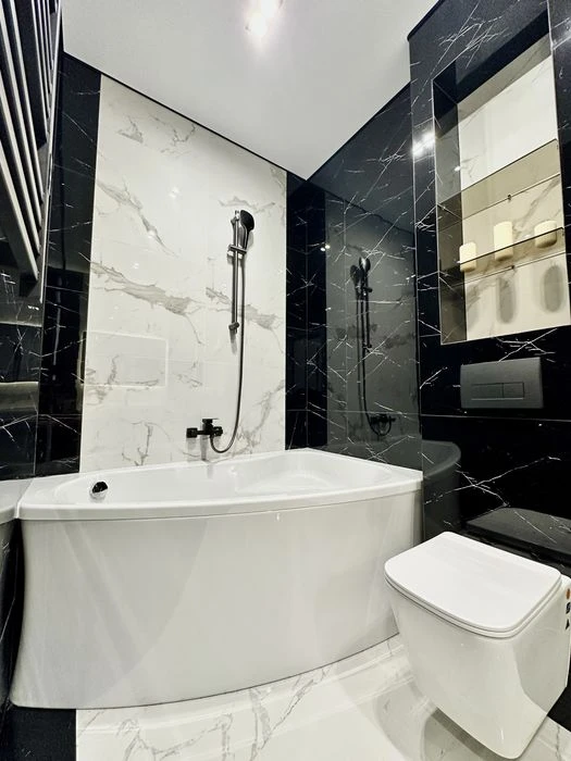 Townhouse with renovation, no commission for the buyer!!