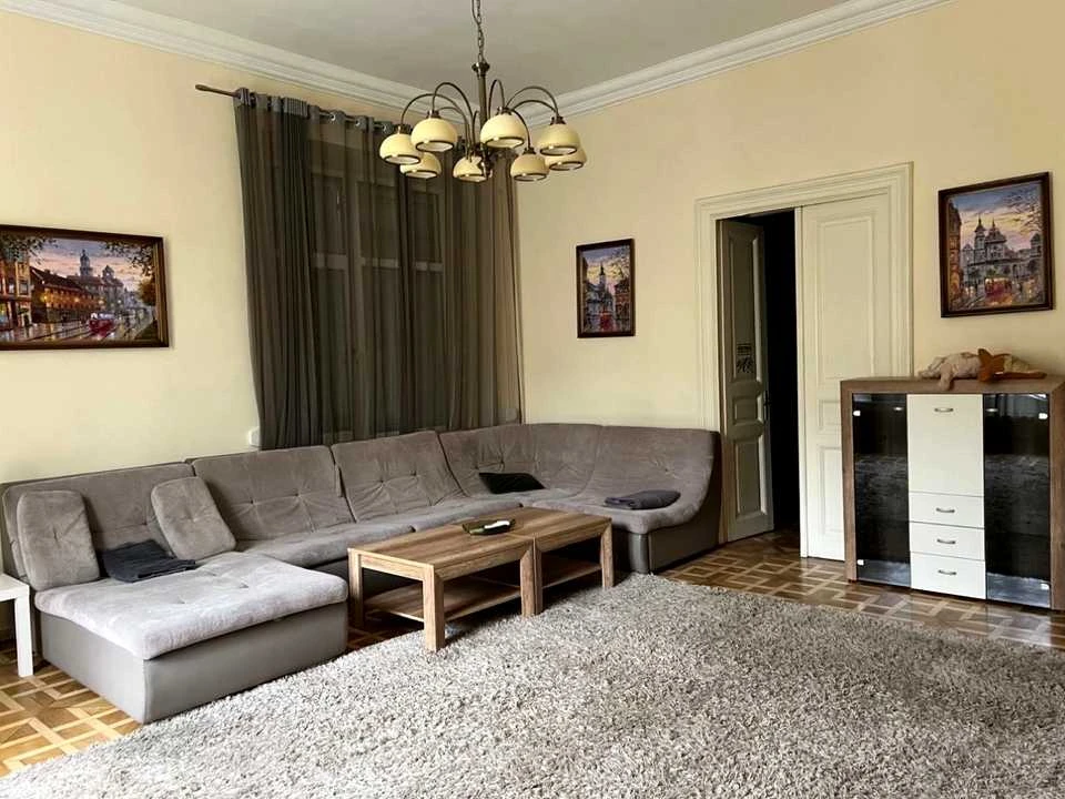 Квартира. Львів, Гетьмана Петра Дорошенка вул. (Жовтнева)