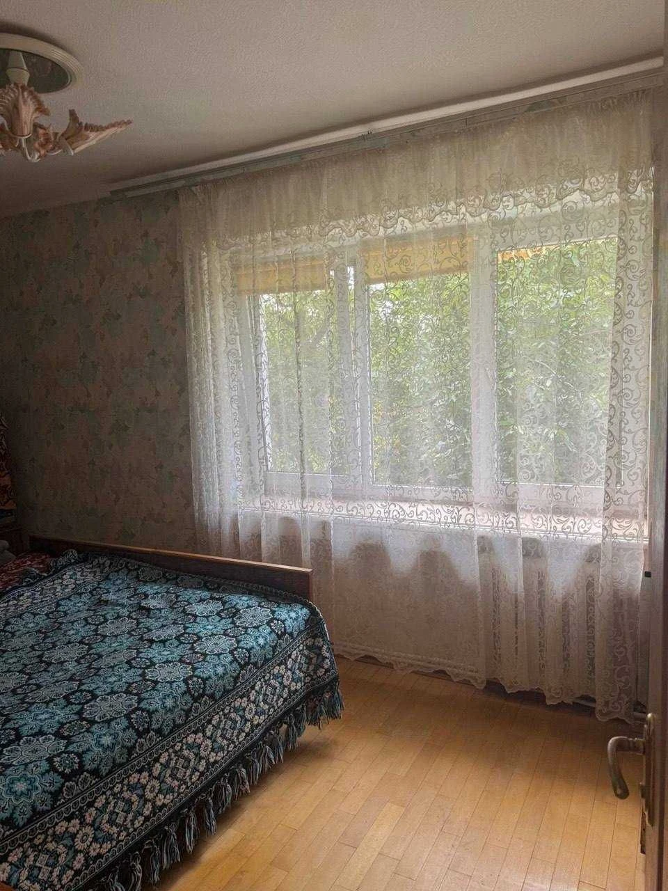 Продаж затишної 3-х кім.кв. з індивідуальним опаленням  вул.