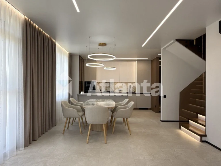 4 кім Дворівнева  квартира 132 м²  AVALON FLEX  вул Топольна