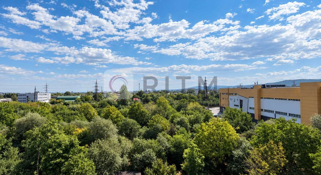 Продаж дизайнерської 2-к. квартири на вул. Богдана Хмельниць
