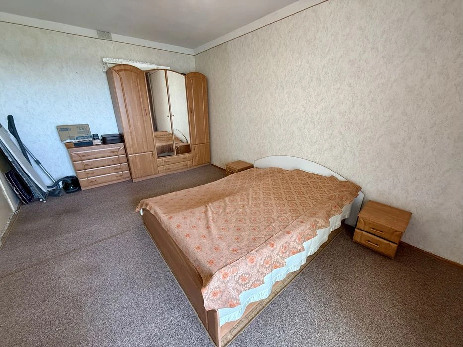 Large super view 1-room Vyshnyakivska street 1 metro 1 km house