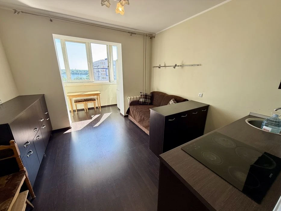 Large super view 1-room Vyshnyakivska street 1 metro 1 km house