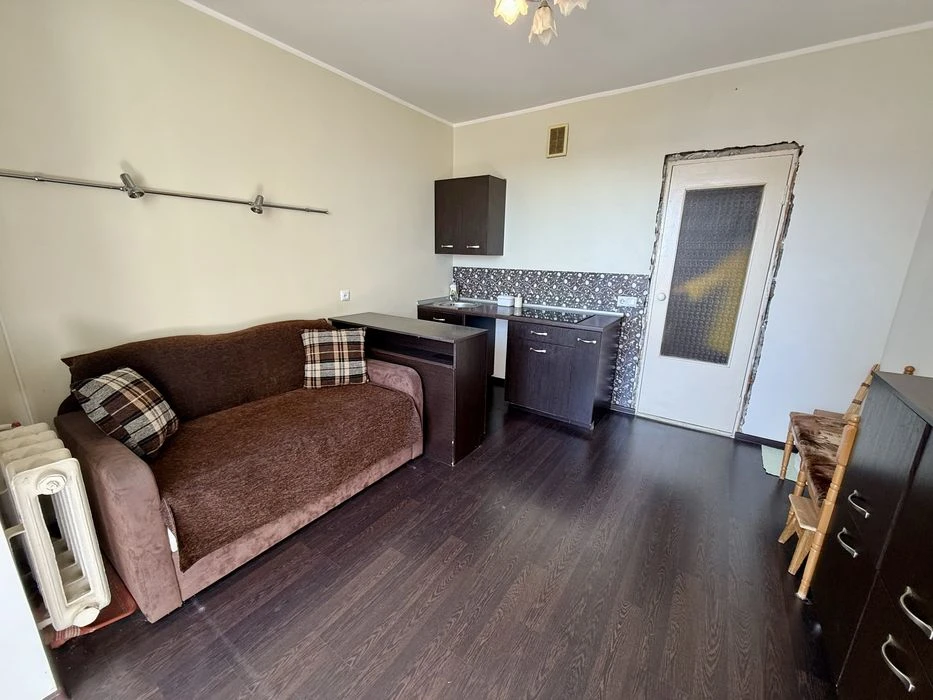 Large super view 1-room Vyshnyakivska street 1 metro 1 km house