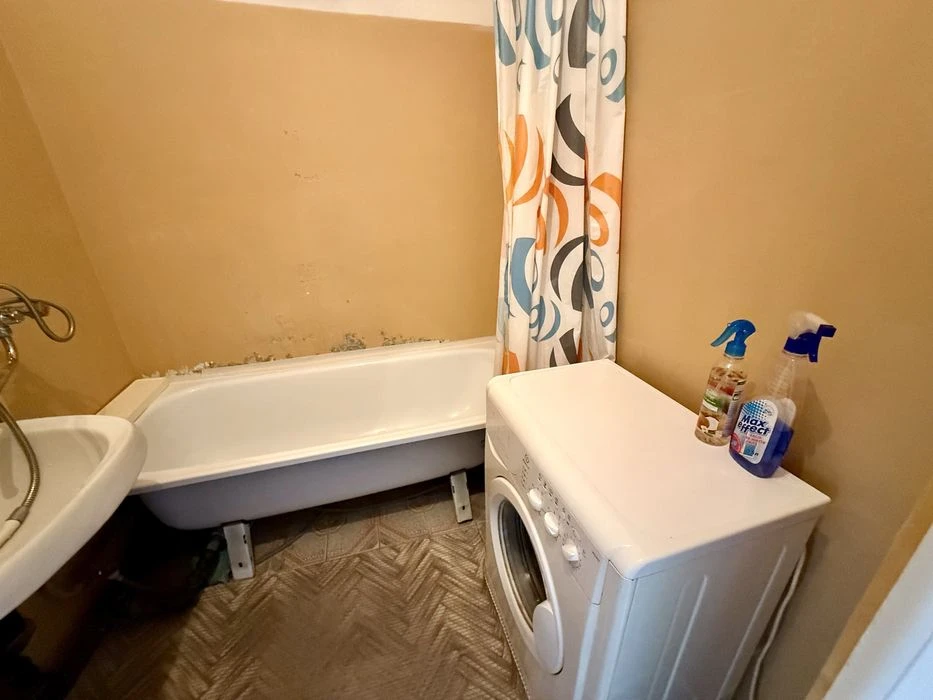 Large super view 1-room Vyshnyakivska street 1 metro 1 km house
